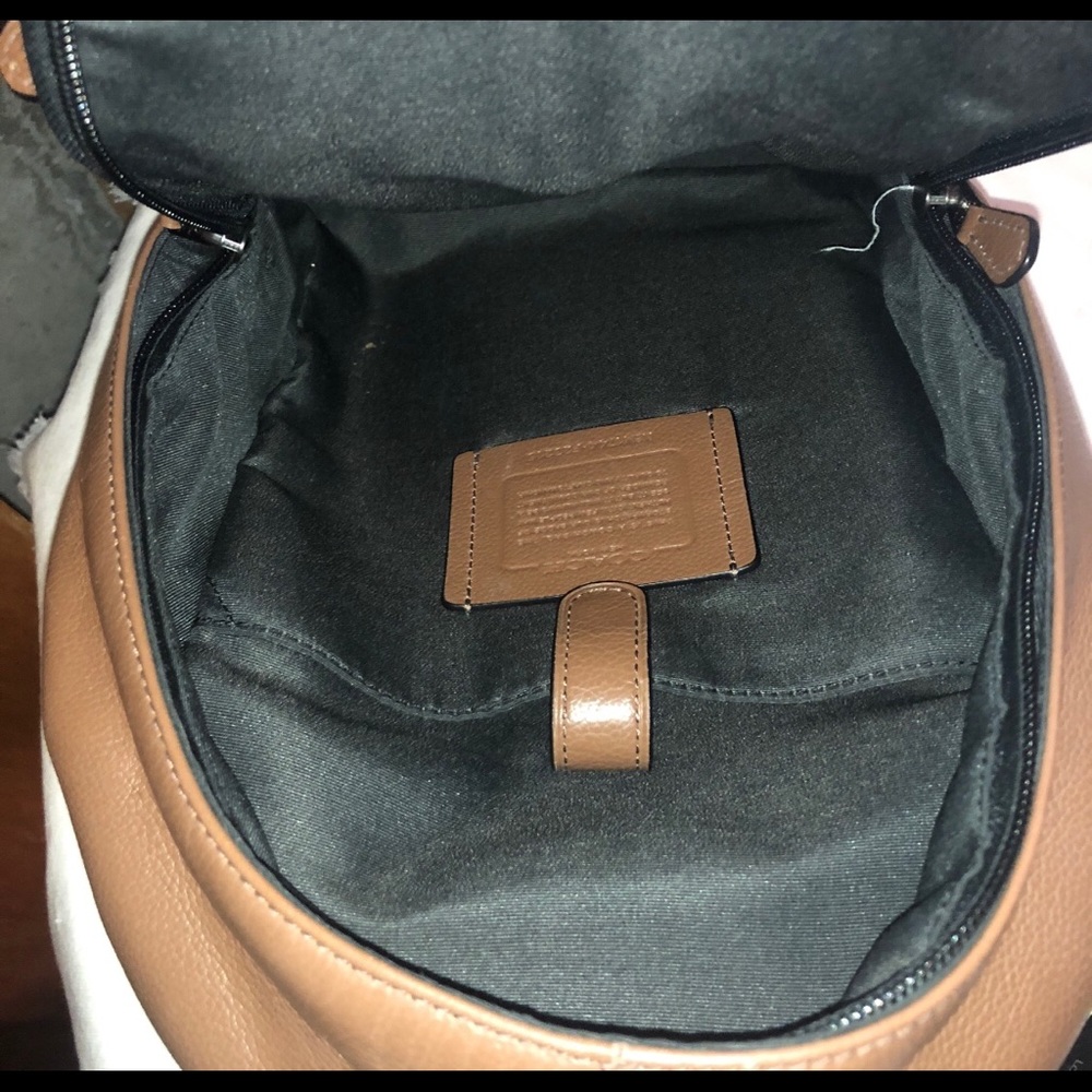 Designer coach cross body back pack - Picture 2 of 7